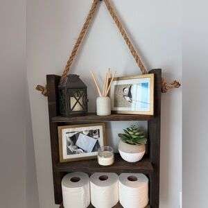 Bathroom shelving